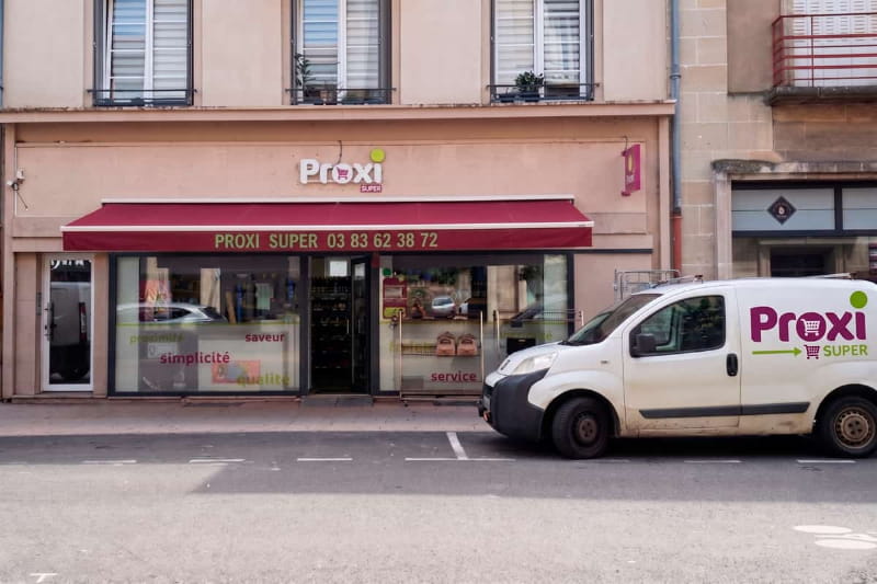 Vue extérieure de l'épicerie Proxi Super Toul